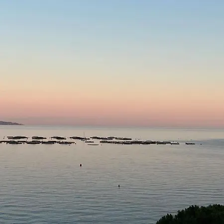 Bel App T2 En Bord De Vue Sanquinaires Piscine * Ajaccio (Corsica)